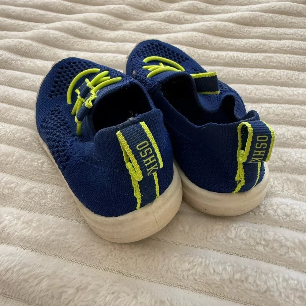 OshKosh Spalsh Kids Blue and Neon Green Sneakers/watershoes